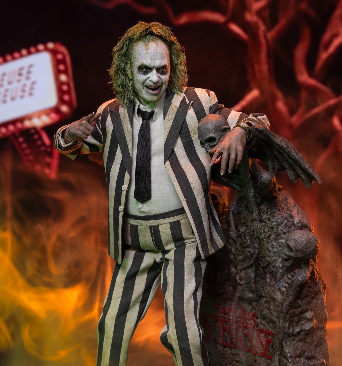Hot Toys MMS767 Beetlejuice Beetlejuice - 1/6th scale Beetlejuice Collectible Figure