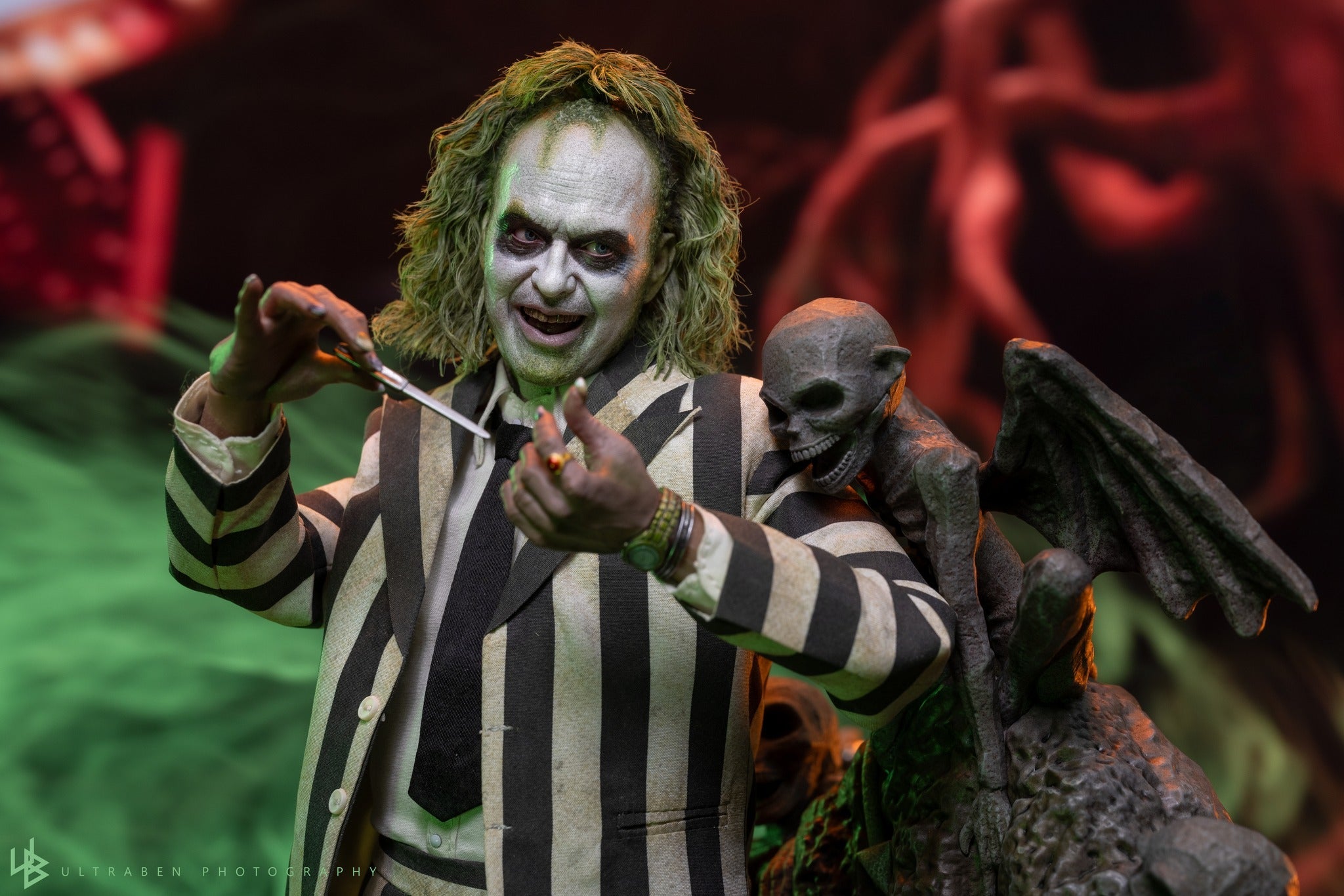 Hot Toys MMS767 Beetlejuice Beetlejuice - 1/6th scale Beetlejuice Collectible Figure