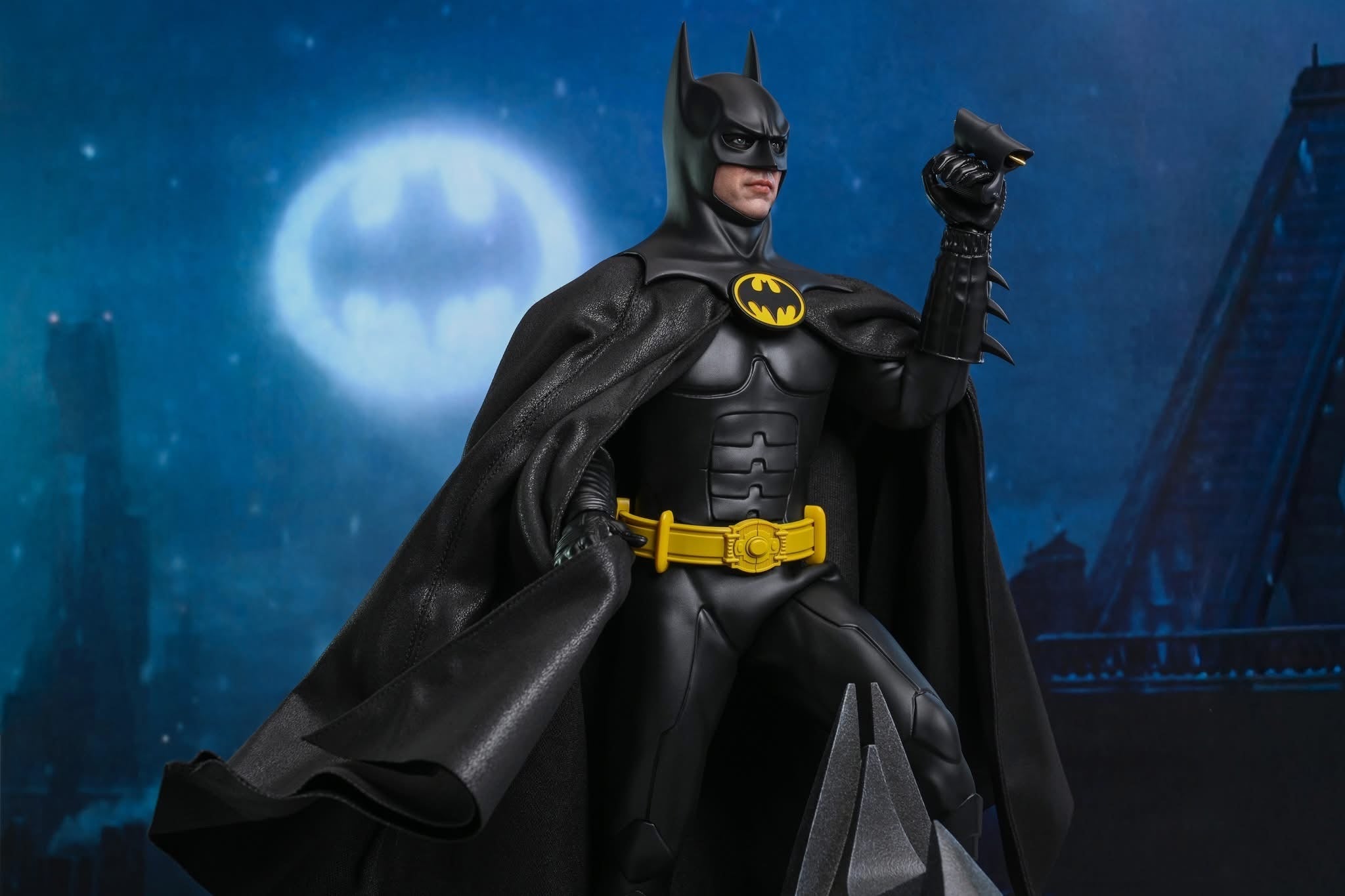 Hot Toys MMS769 Batman Returns - 1/6th scale Batman Collectible Figure