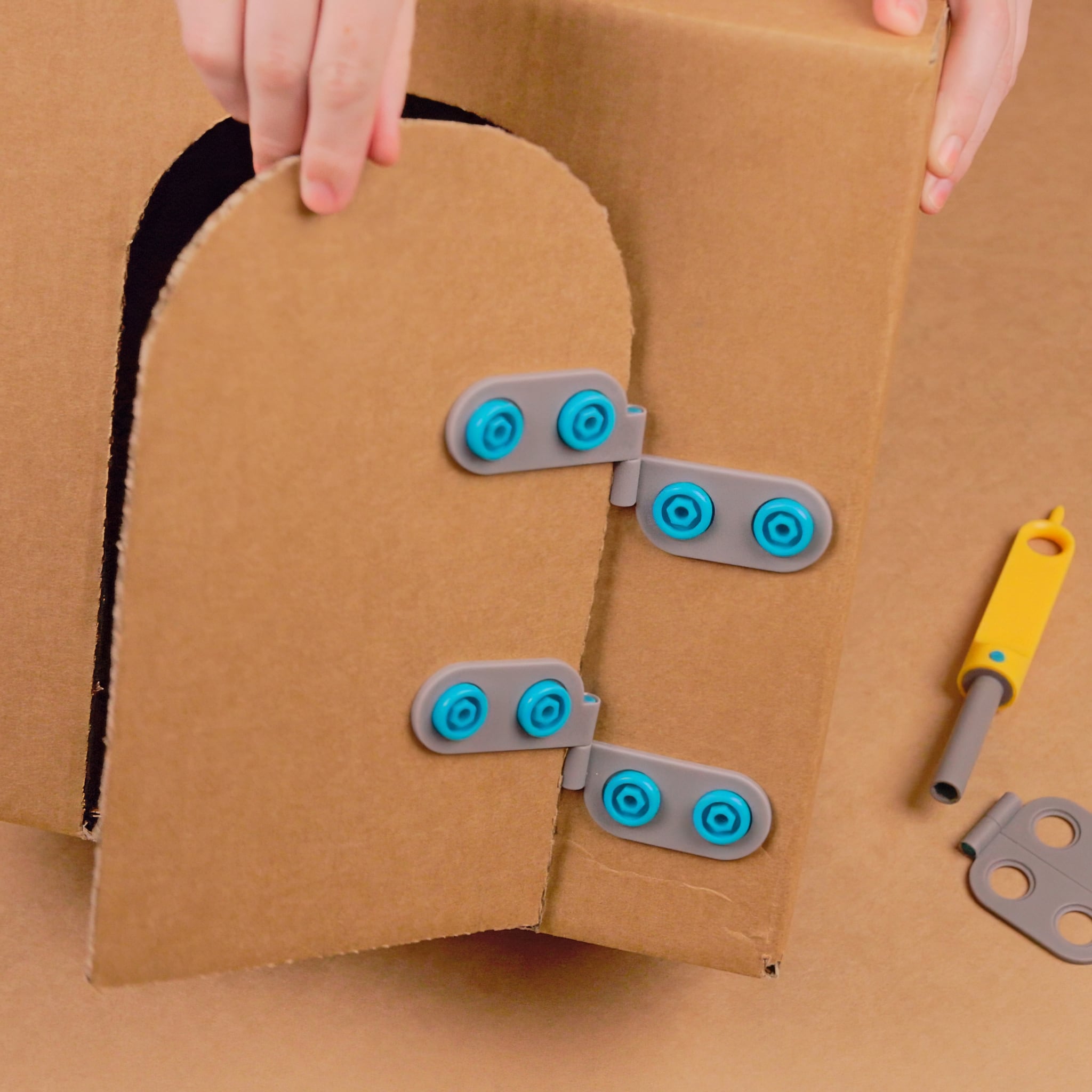 Spin-Hinge