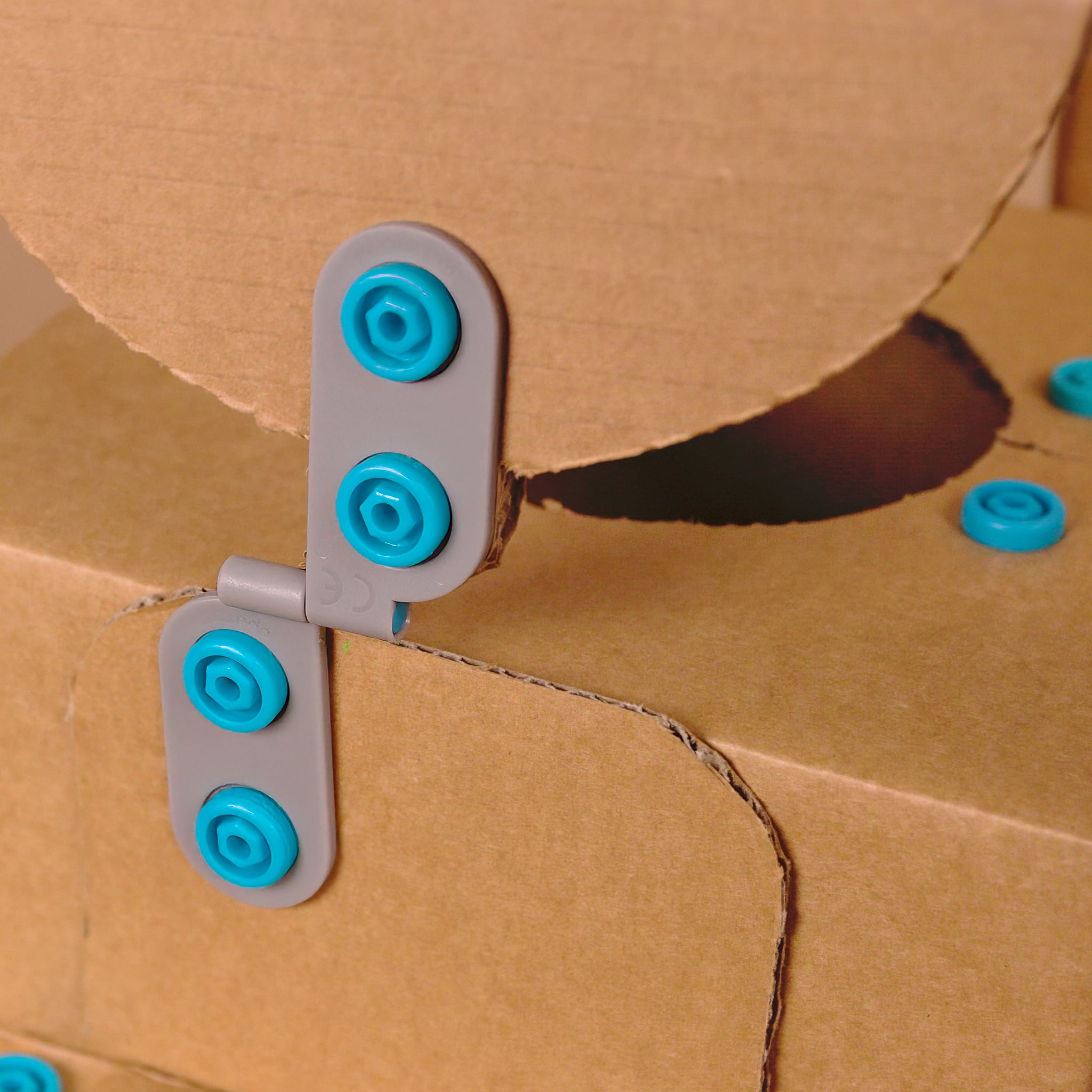 Spin-Hinge